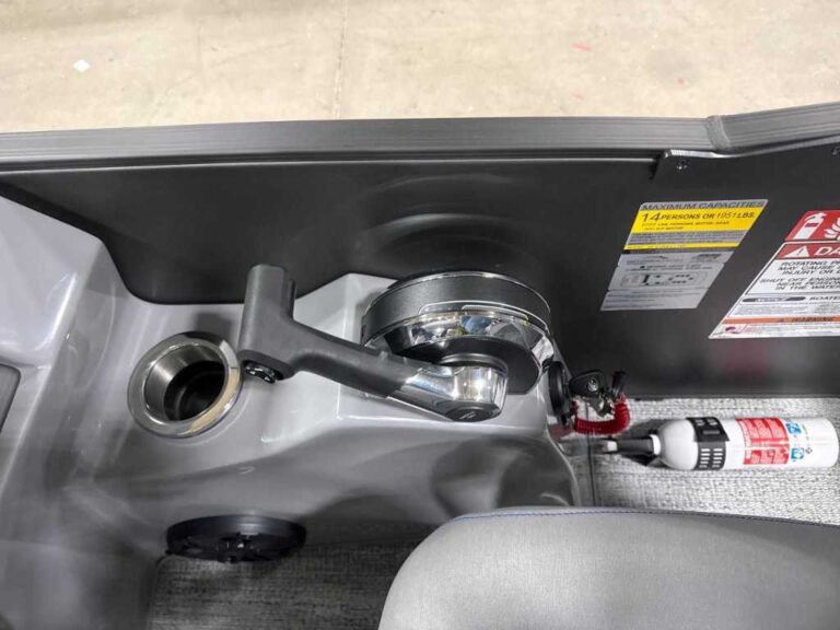 2026 Bennington 25LTSBA - Blackout - Arch US-ETWS9253J526 [photo 13]